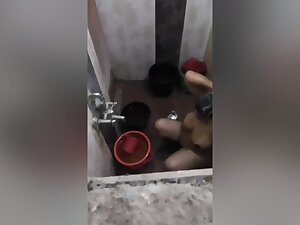 Desi Bhabhi Bathing Capture In Hidden Cam