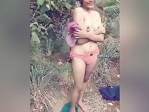 Today Exclusive- Cute Desi Girl Showing Her Boobs To Lover Part 1