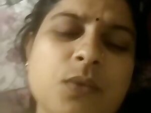 Sexy Desi Bhabhi Showing Pussy To Her Secret Lover