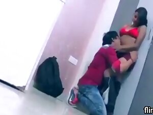 Doctor Ne Hot Girl Ko Clinic Ki Bathroom Me Choda