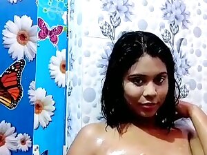 Busty Girl Nude Bath Selfie Mms Video