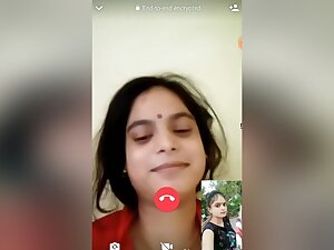 Today Exclusive -desi Girl Shows Her Boob On Vc Part 4