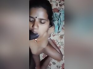 Today Exclusive- Desi Wife Give Blowjob