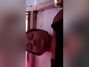 Today Exclusive-lankan Wife Showing Her Boobs And Pussy To Lover On Video Call