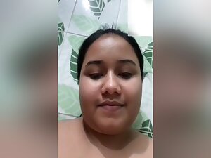 Sexy Bangla Girl Shows Her Big Boobs