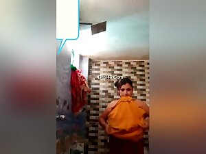 Most Demanded Jyotsna Boudi Bathing And Fingering Shows To Lover On Video Call Part 4