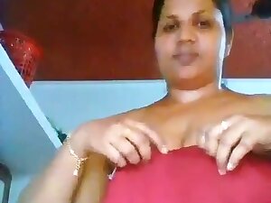 Malayali Aunty Mula Thazhukal Video