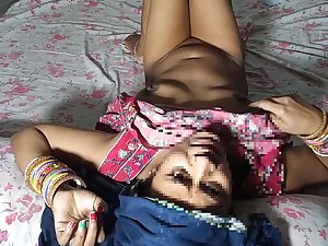 Pati Ke Kaam Par Jane Ke Baad Padosi Se Chudaya -fireecouple