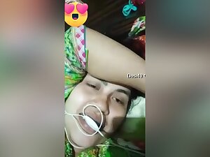 Horny Desi Girl Shows Her Wet Pussy To Lover On Vc