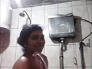 Local Bhabhi Selfie In The Bathroom