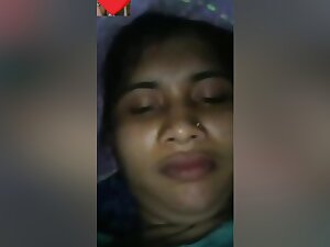Today Exclusive- Sexy Desi Girl Showing Her Boobs And Pussy On Video Call