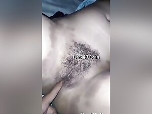 Today Exclusive- Sexy Desi Girl Boob Pressing And Fingering