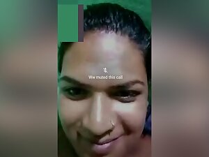 Today Exclusive- Sexy Desi Bhabhi Showing Her Boobs And Pussy On Video Call
