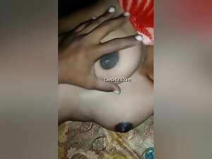 Today Exclusive- Desi Bhabhi Boob Pressing