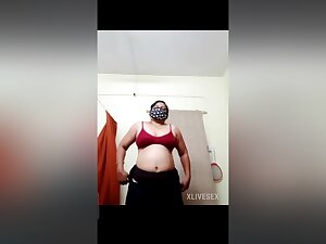 Desi Indian Divya Aunty Nude Video