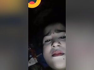 Today Exclusive- Sexy Village Girl Showing Boobs And Pussy On Video Call