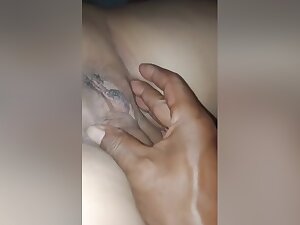 Today Exclusive- Desi Bhabhi Showing Her Pussy