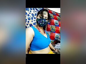 Desi Indian Aunty Private Show