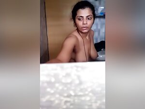 Today Exclusive- Desi Girl Priya Ready For Bathing