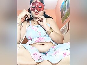 Sexy Desi Bhabhi Shows Her Boobs Part 4