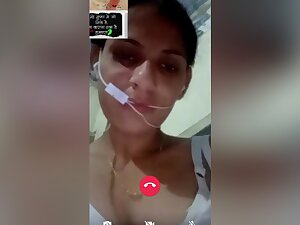 Today Exclusive- Sexy Bihari Girl Showing Her Boobs On Video Call Part 6