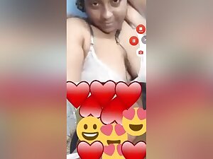 Bangla Girl Shows Her Boobs And Pussy