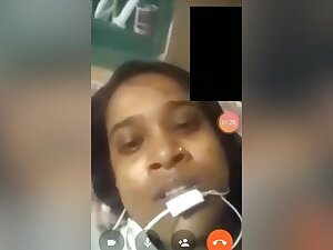 Today Exclusive- Sexy Desi Village Girl Showing Her Boobs Part 1