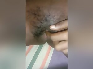 Today Exclusive- Lankan Wife Showing Her Boobs And Pussy