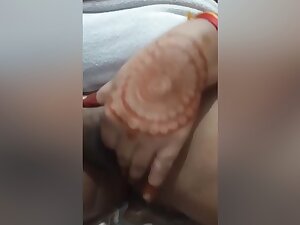 Indian Busty Wife Fingering Desperately