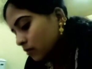 Karachi Chick in Dark Salwar