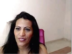 Indian housewife is masturbating like a web camera angel