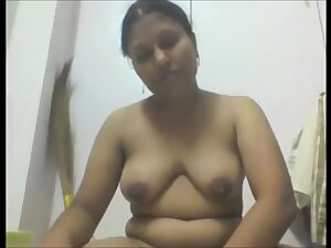 Desi Telugu Girl Hot Show On Cam
