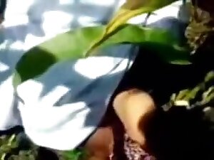 Lahori Pair Scandal in Fields