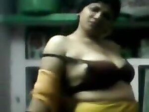 Mumbai bhabi showing it this time