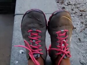 AFTER-WORKOUT HOT STINKY SNEAKERS!!!