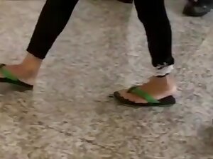 Candid Indian mature dry creamy soles - Feet-Fetishtube.com