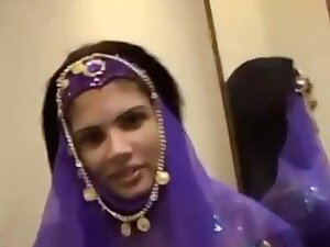 6 month pregnant indian