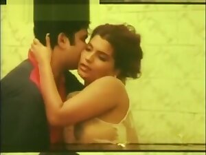 Mallu Kumtaz under shower